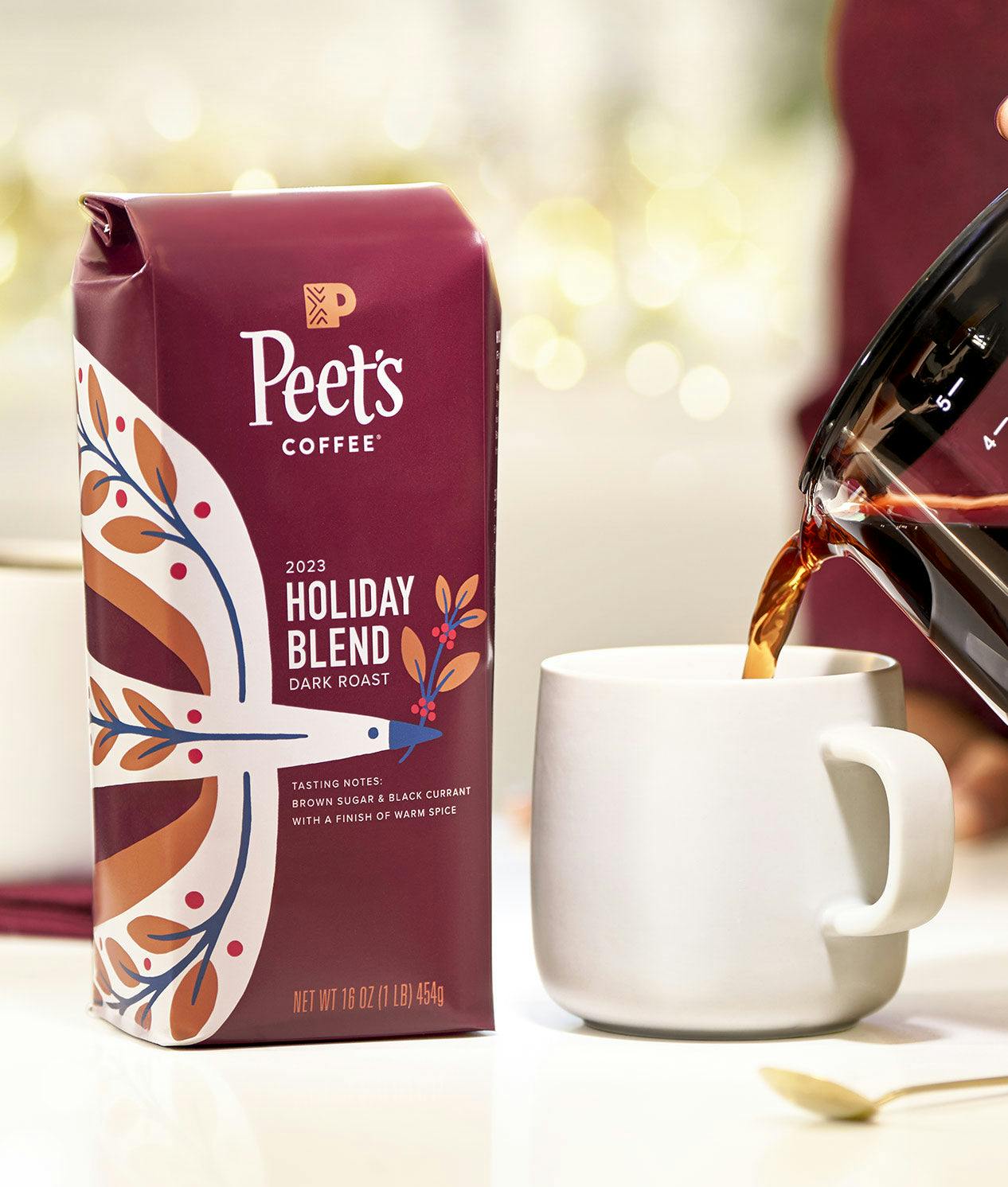 https://peets-shop.imgix.net/files/PDP_Holiday_Blend_Secondary-1266x1492.jpg?v=1696368772&auto=format,compress